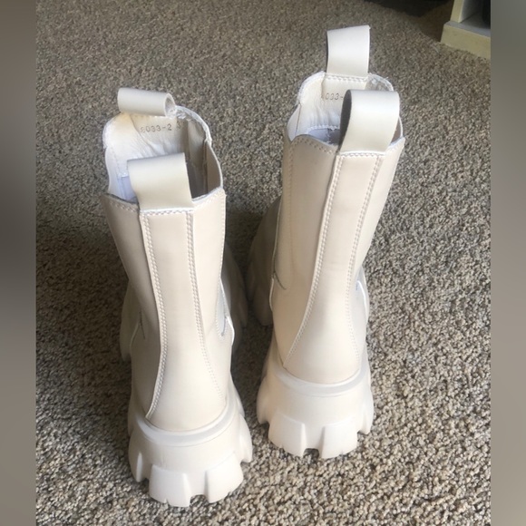 NWOT chunky chelsea boots - Picture 6 of 7